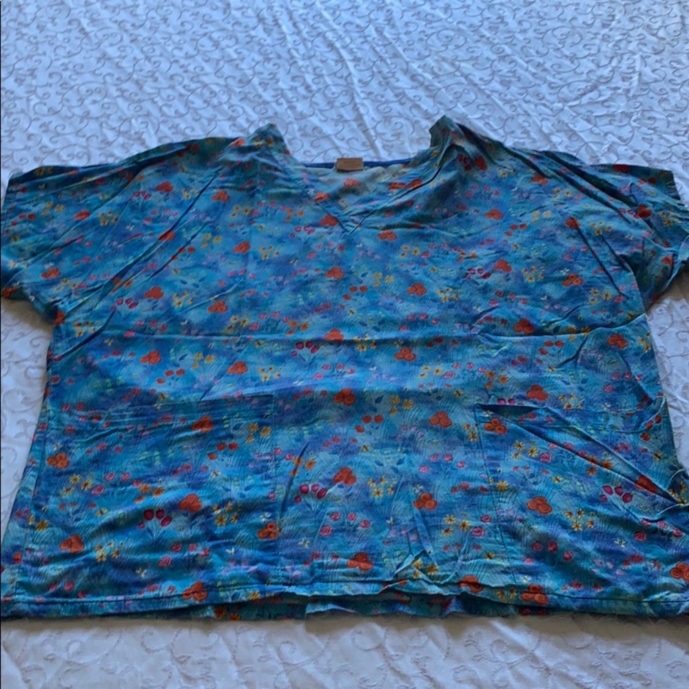 Tafford woman’s scrub top